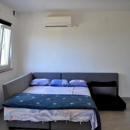 Apartment Apartment Nearby The Sea I