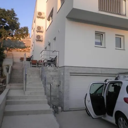 Apartment Nearby The Sea I